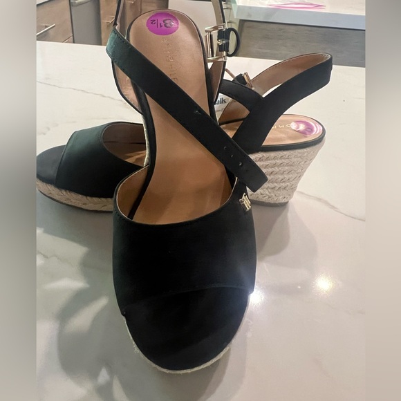 🆕 Tommy Hilfiger Women's Gallie Sandal - Picture 11 of 16